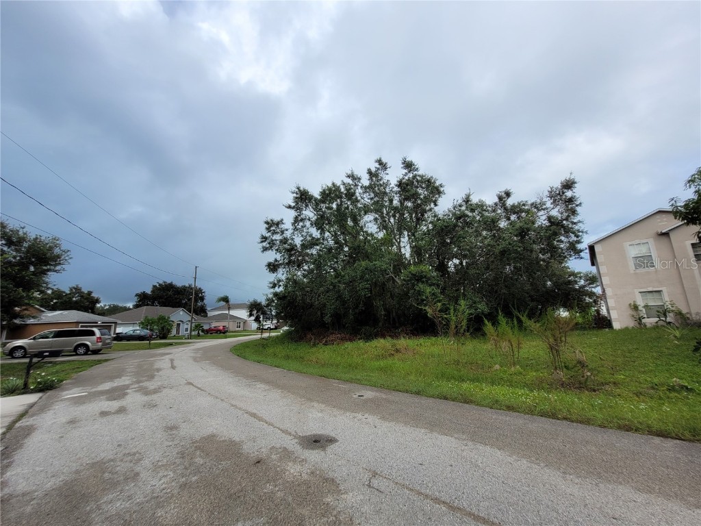 1946 Manatee Ct Poinciana FL 34759 OM710859 image5