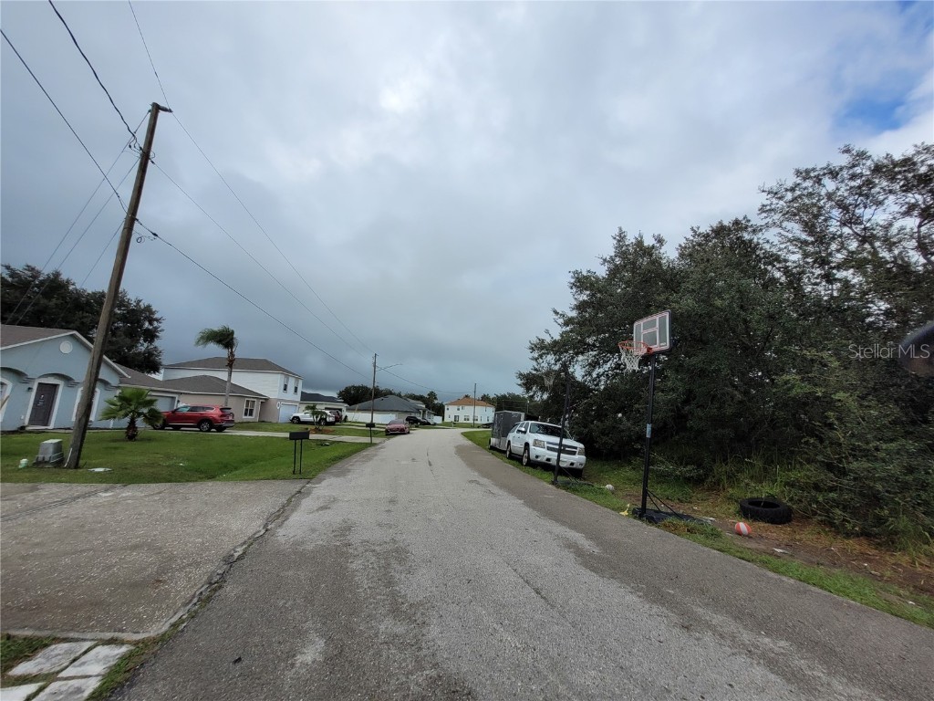 1946 Manatee Ct Poinciana FL 34759 OM710859 image8