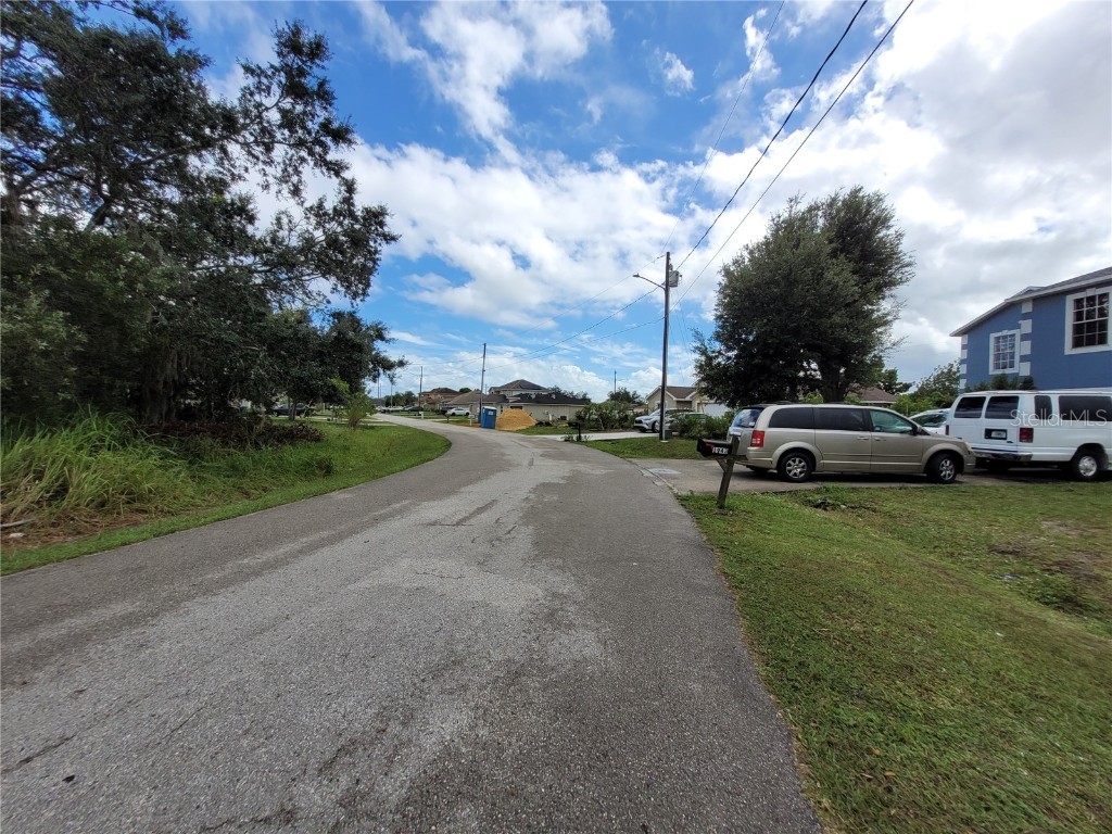 1946 Manatee Ct Poinciana FL 34759 OM710859 image9