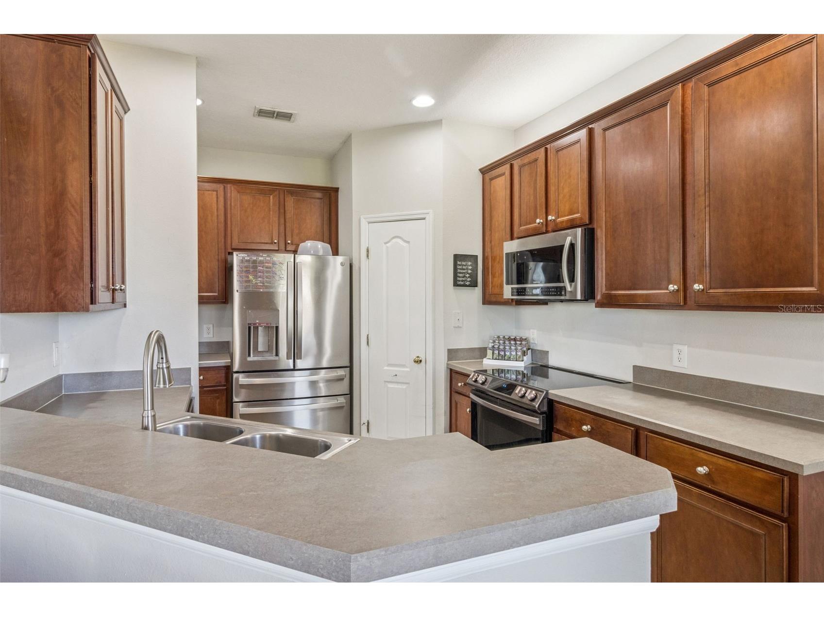 1947 Estancia Circle #8C Kissimmee FL 34741 O6379378 image8