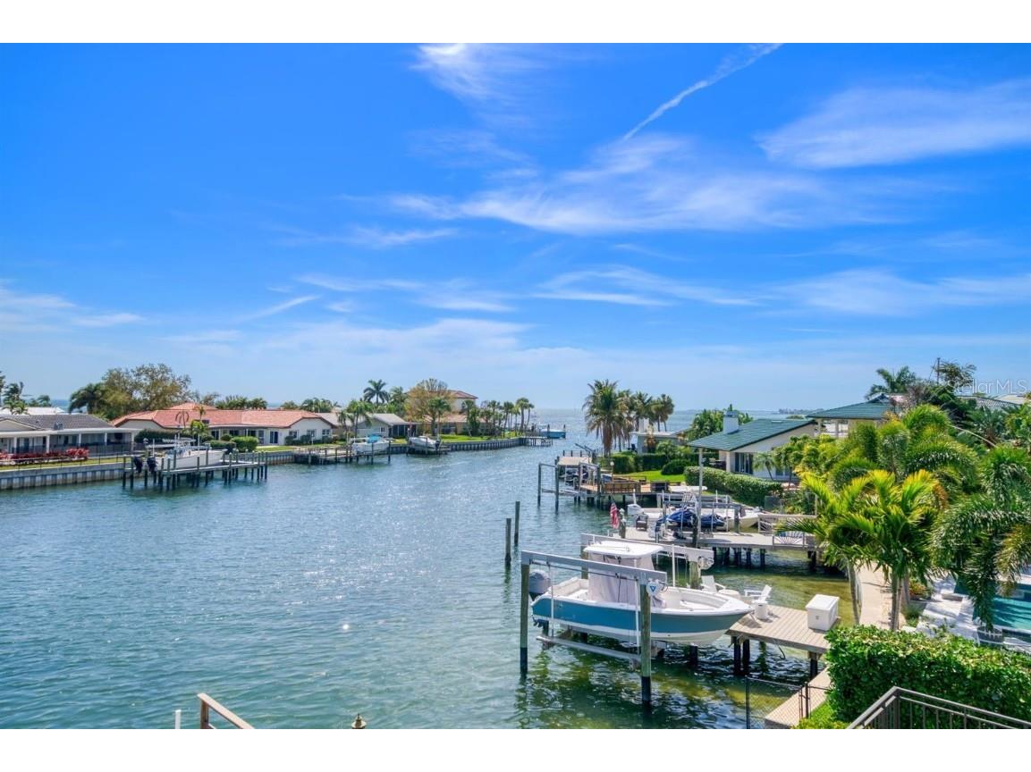 1948 Kansas Avenue NE, Saint Petersburg, FL, 33703 MLS U8236318