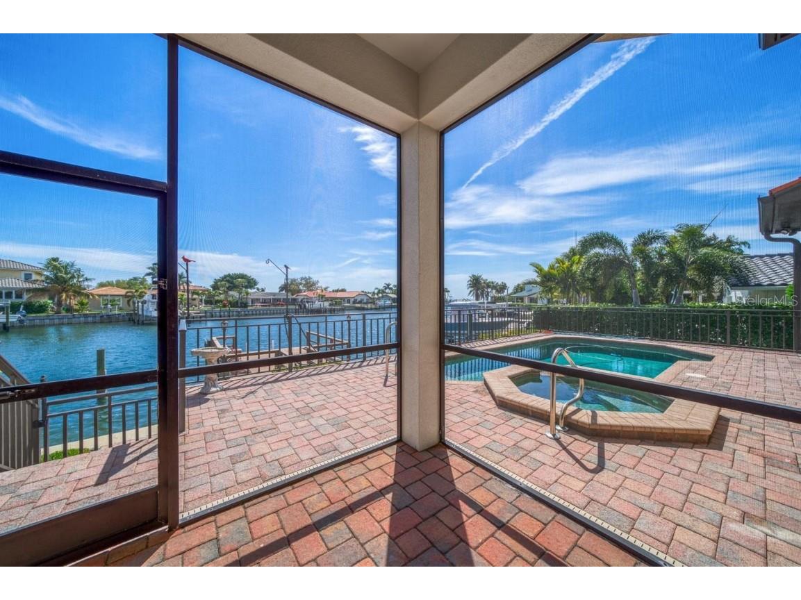 1948 Kansas Avenue NE, Saint Petersburg, FL, 33703 MLS U8236318