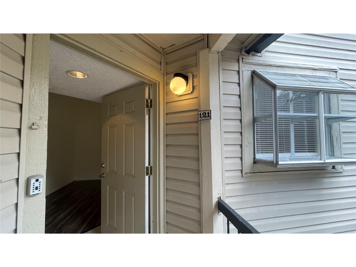 1948 Lake Atriums Circle #121 Orlando FL 32839 O6117320 image1