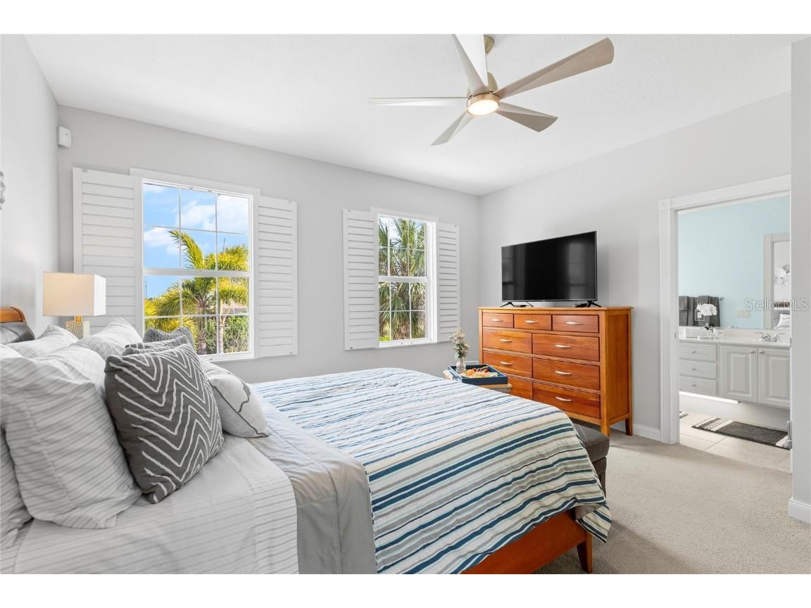 1949 Burgos Drive Sarasota FL 34238 A4666996 image17