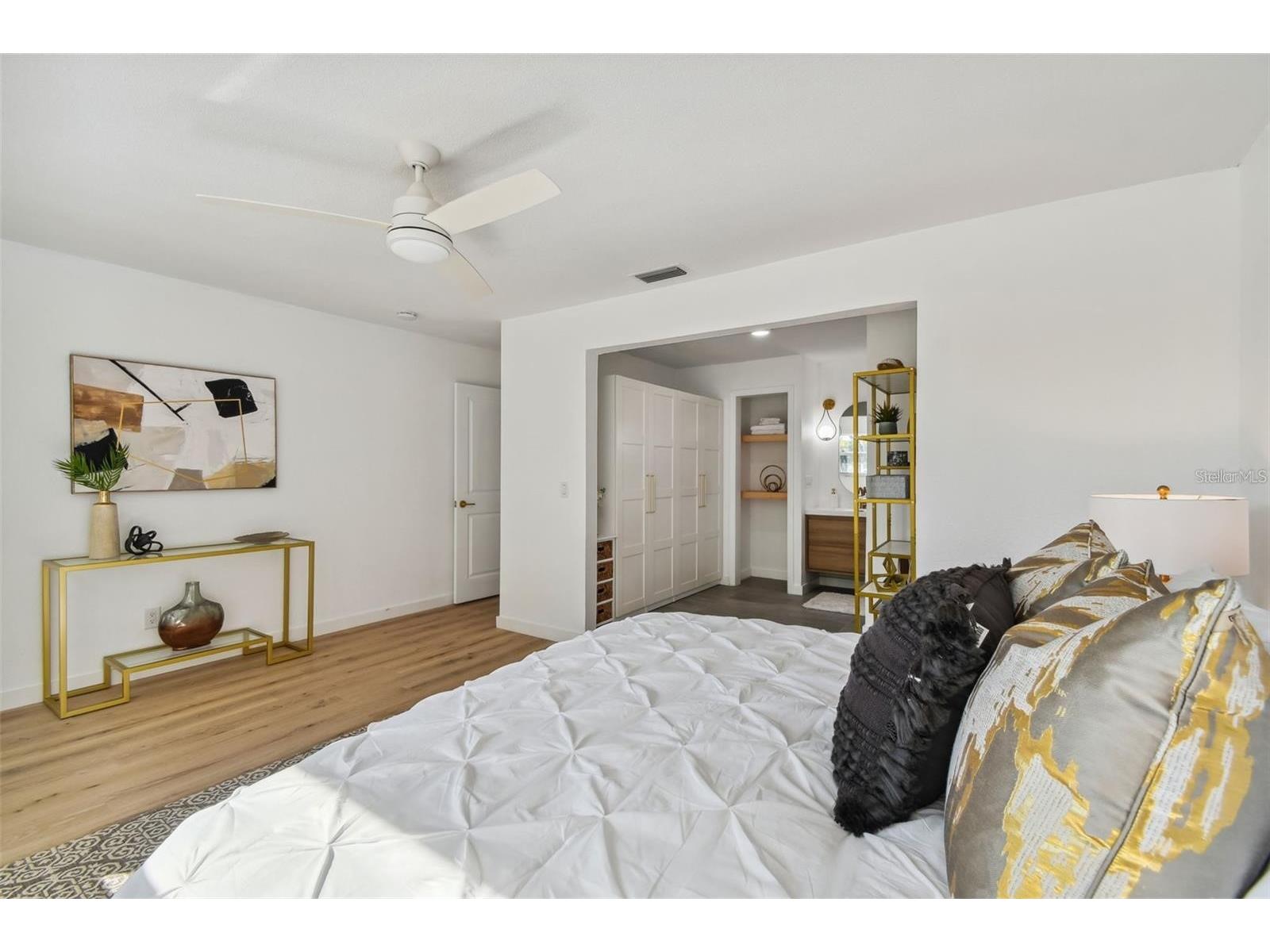 1949 Dolphin Boulevard S Saint Petersburg FL 33707 TB8474815 image15