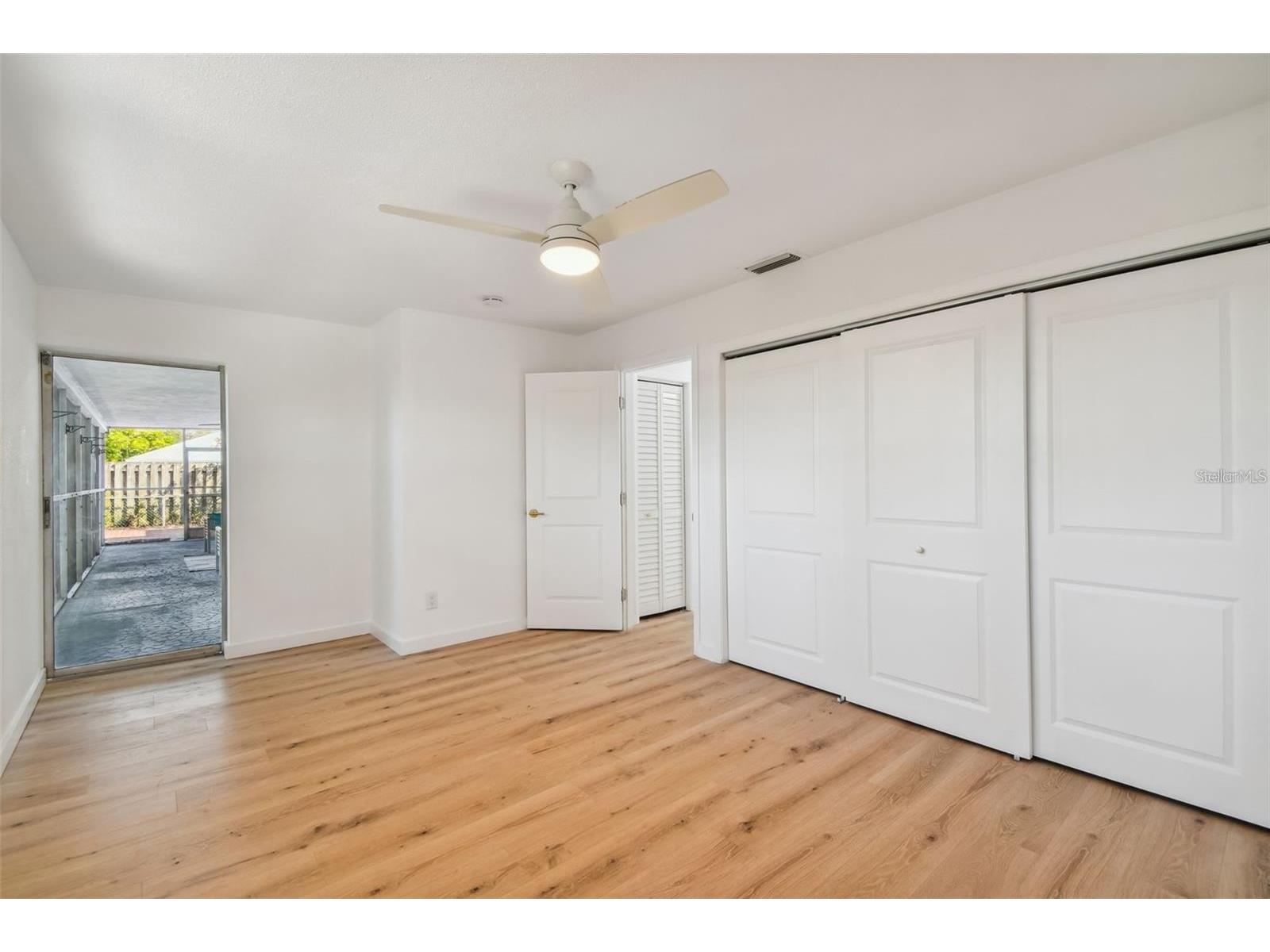 1949 Dolphin Boulevard S Saint Petersburg FL 33707 TB8474815 image20