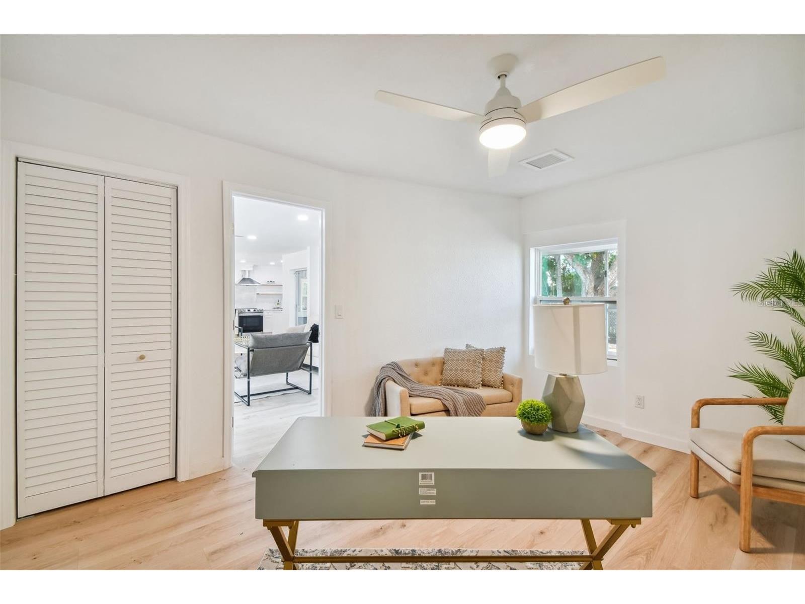 1949 Dolphin Boulevard S Saint Petersburg FL 33707 TB8474815 image23