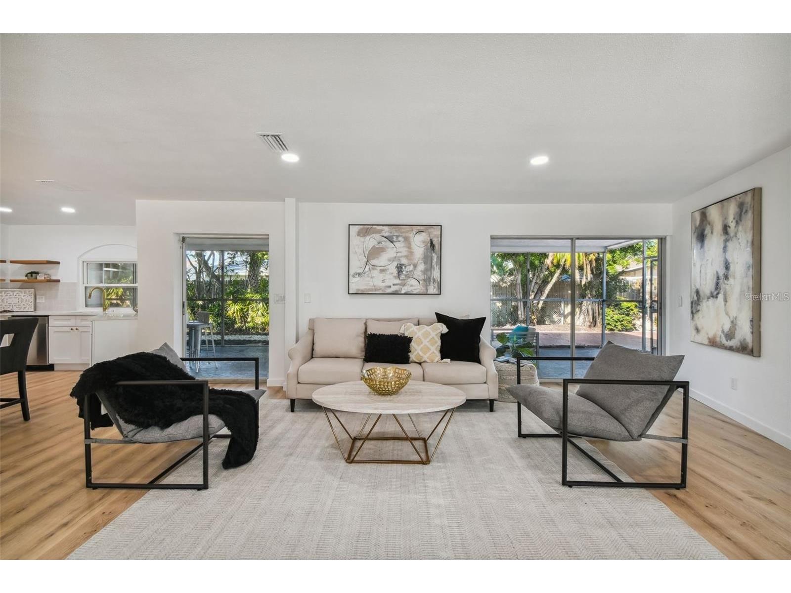 1949 Dolphin Boulevard S Saint Petersburg FL 33707 TB8474815 image4