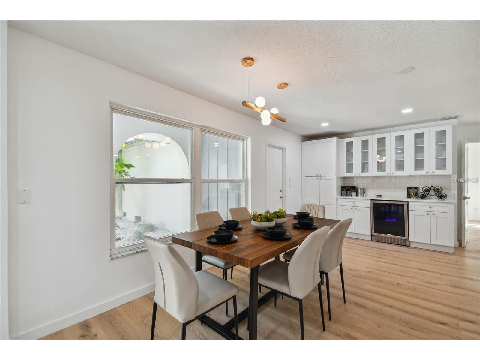 1949 Dolphin Boulevard S Saint Petersburg FL 33707 TB8474815 image7