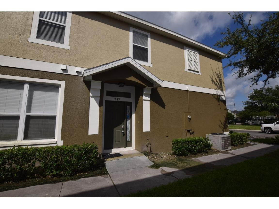 1949 Estancia Circle Kissimmee FL 34741 O6332062 image2