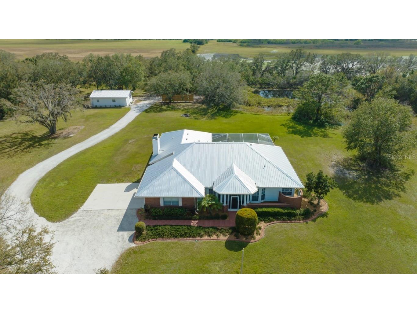 1950 Bern Creek Loop Sarasota FL 34240 A4669098 image2