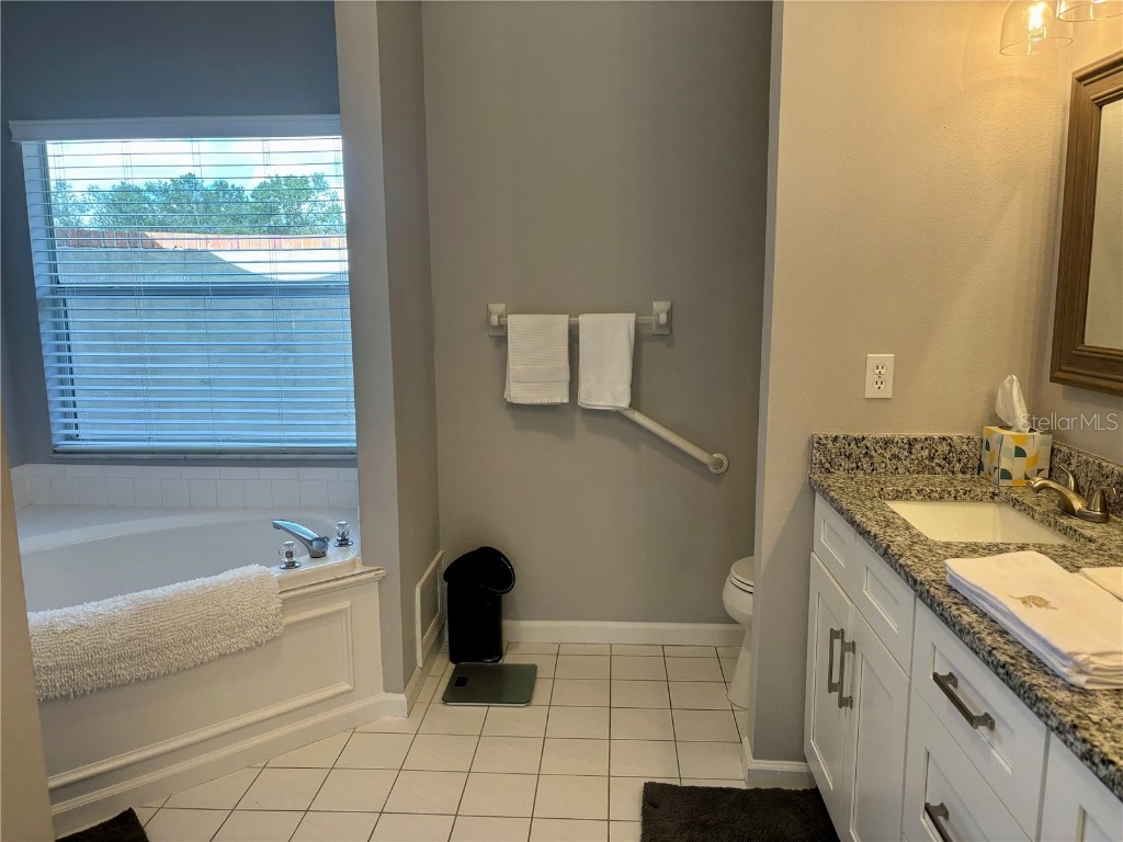 1950 Bern Creek Loop Sarasota FL 34240 A4669098 image29