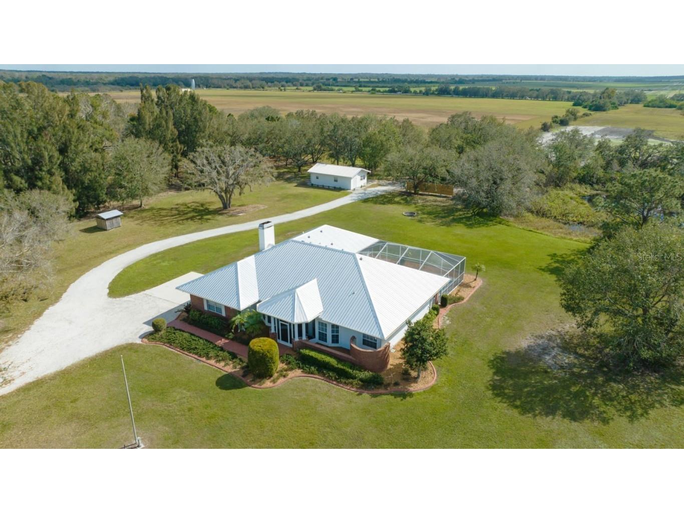 1950 Bern Creek Loop Sarasota FL 34240 A4669098 image3