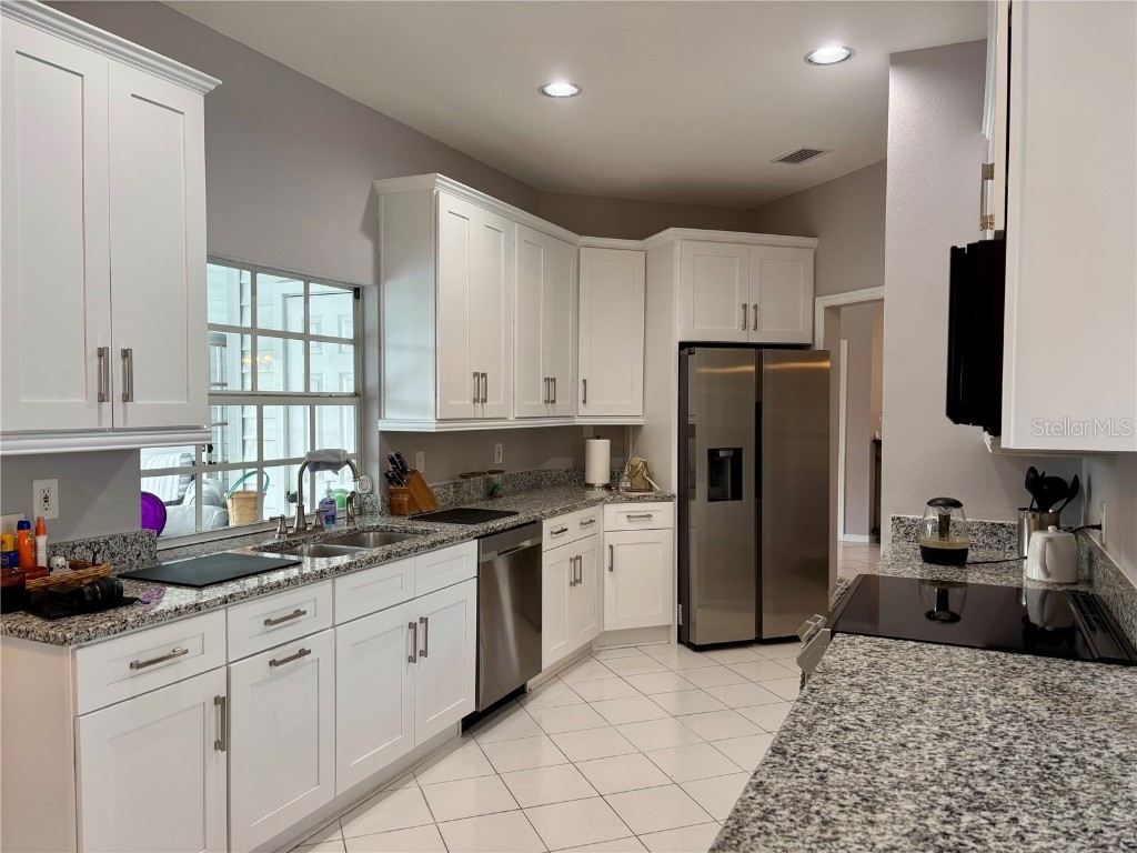 1950 Bern Creek Loop Sarasota FL 34240 A4669098 image32