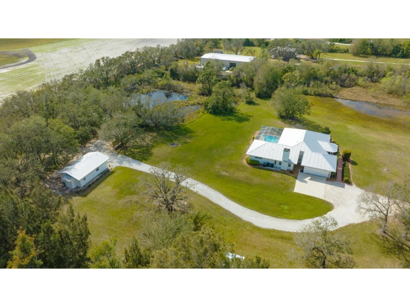 1950 Bern Creek Loop Sarasota FL 34240 A4669098 image4