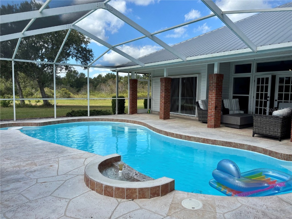 1950 Bern Creek Loop Sarasota FL 34240 A4669098 image49