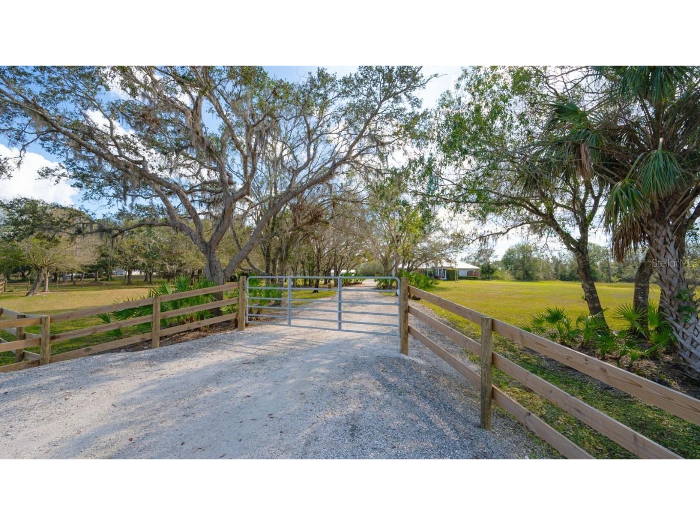 1950 Bern Creek Loop Sarasota FL 34240 A4669098 image6