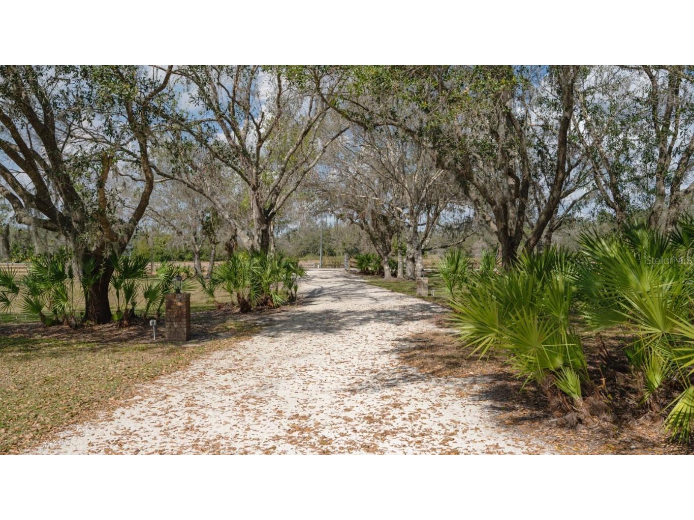 1950 Bern Creek Loop Sarasota FL 34240 A4669098 image8