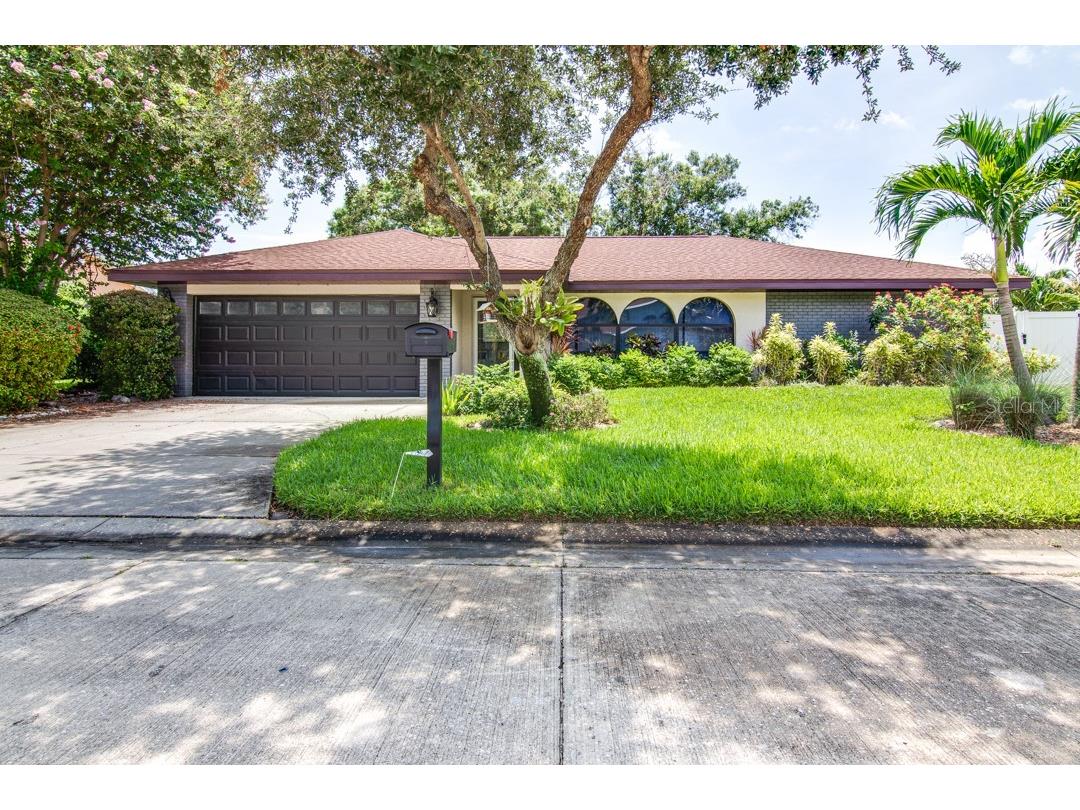 1950 Glen Lakes Circle N Saint Petersburg FL 33702 T3457275 image1