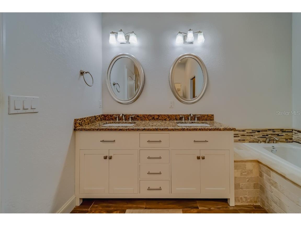 1950 Lillian Avenue Tarpon Springs FL 34689 TB8415773 image46