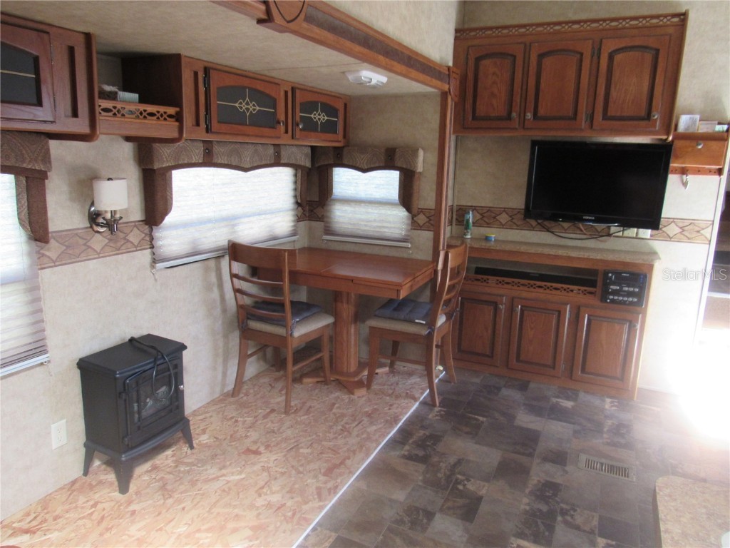 1950 SE 185th Terrace Silver Springs FL 34488 OM710226 image5