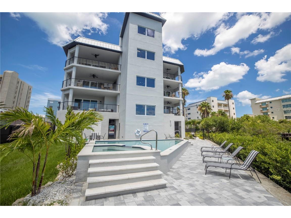 19505 Gulf Boulevard #304 Indian Shores FL 33785 TB8450053 image1