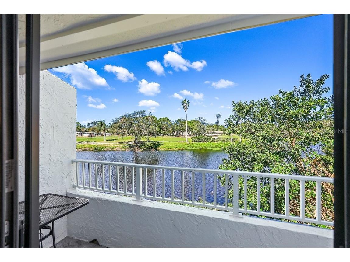 1951 Lakewood Club Drive S #B Saint Petersburg FL 33712 TB8312723 image1