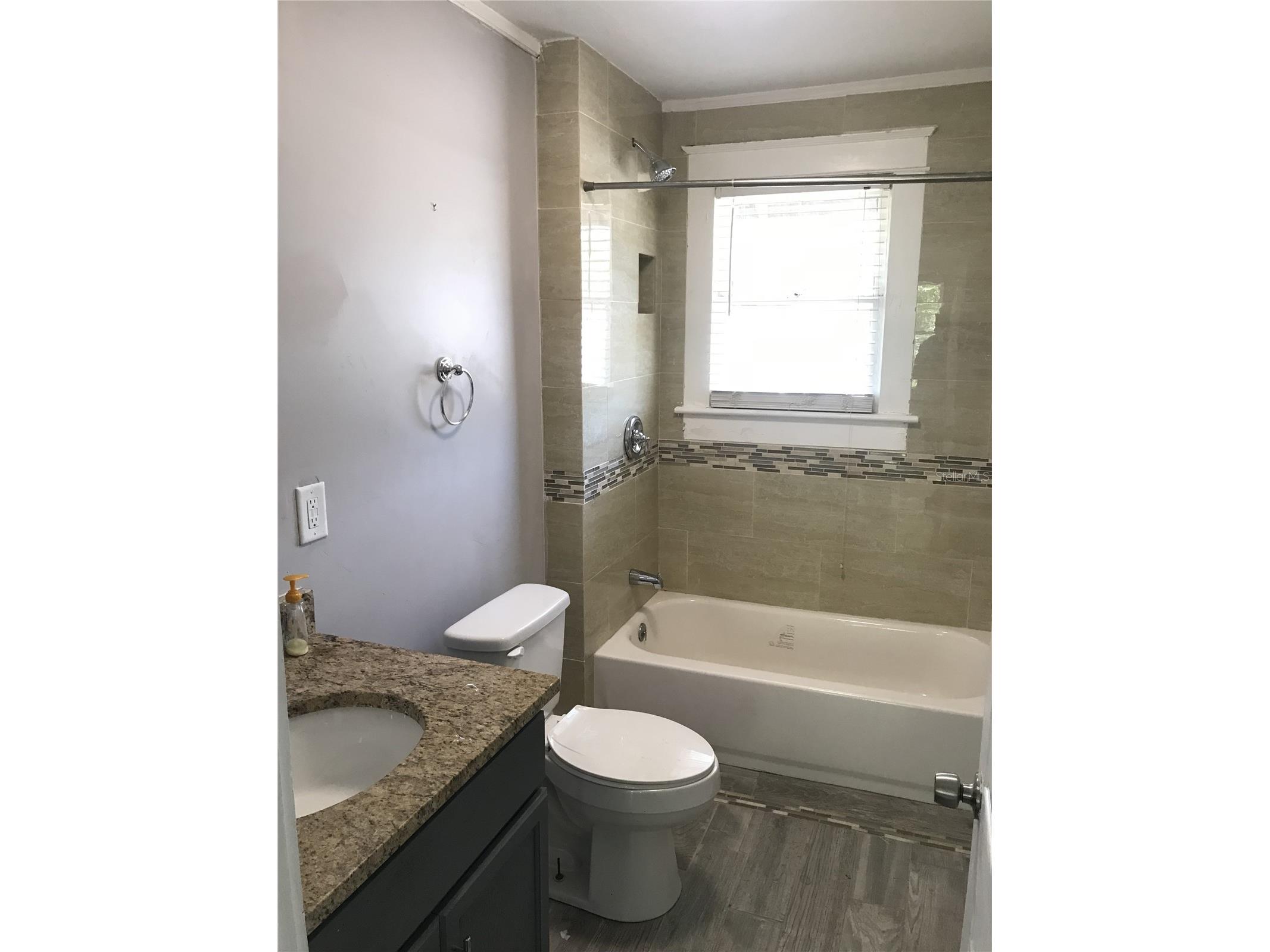 1952 Morrill Street #B Sarasota FL 34236 A4695160 image8