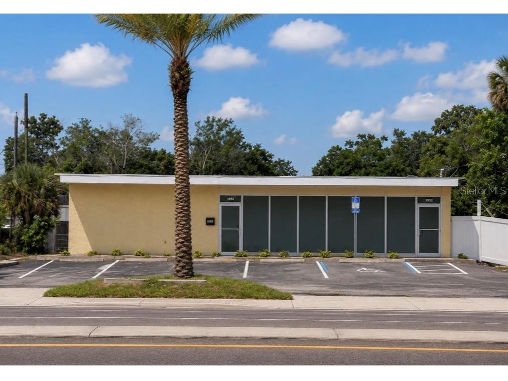 1952 S Ridgewood Avenue South Daytona FL 32119 FC318548 image1