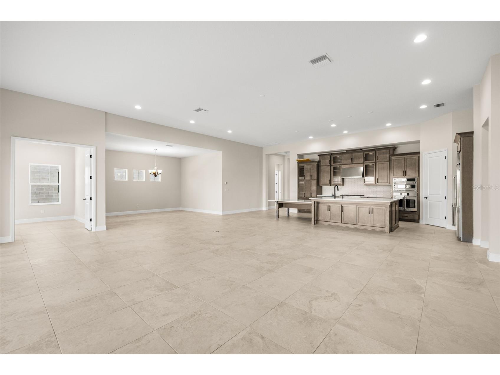 1953 Arching Branch Zephyrhills FL 33541 TB8434061 image10