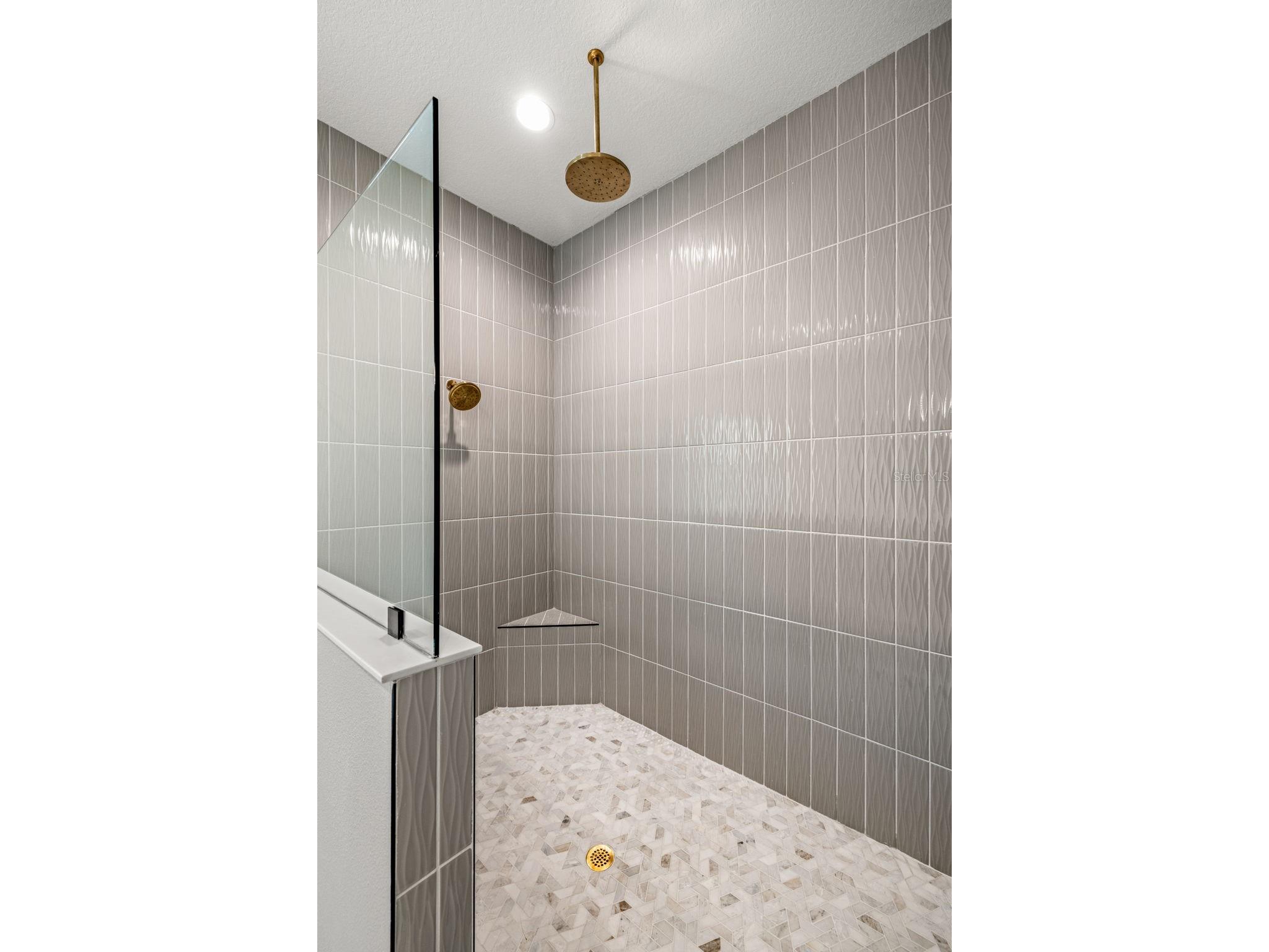 1953 Arching Branch Zephyrhills FL 33541 TB8434061 image17