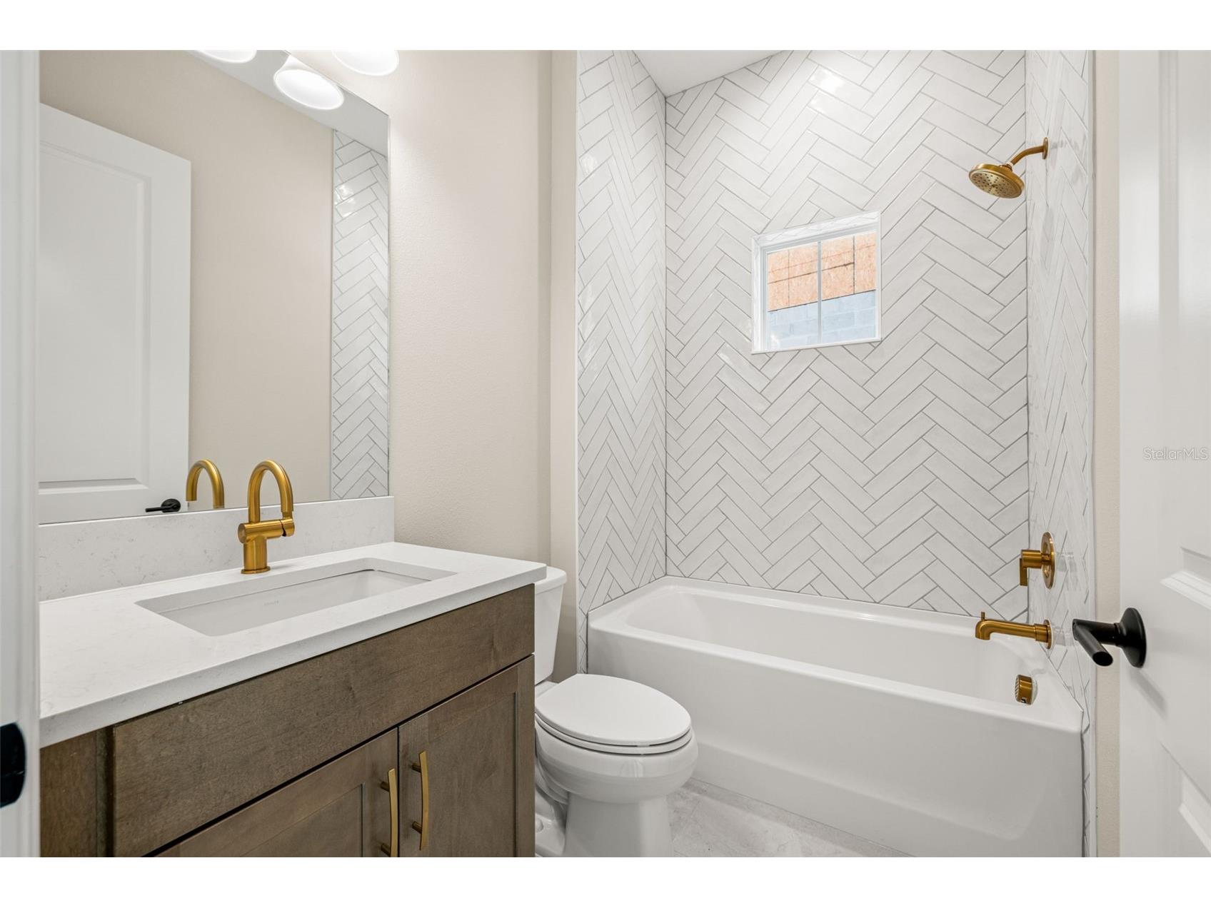 1953 Arching Branch Zephyrhills FL 33541 TB8434061 image20