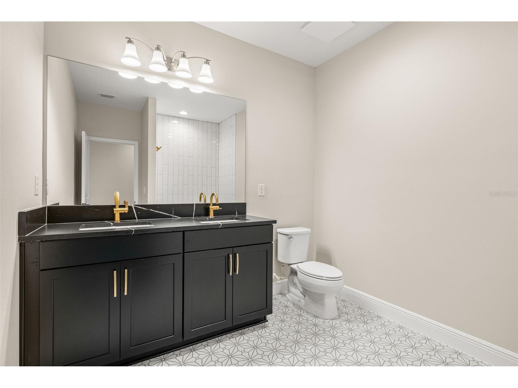 1953 Arching Branch Zephyrhills FL 33541 TB8434061 image23