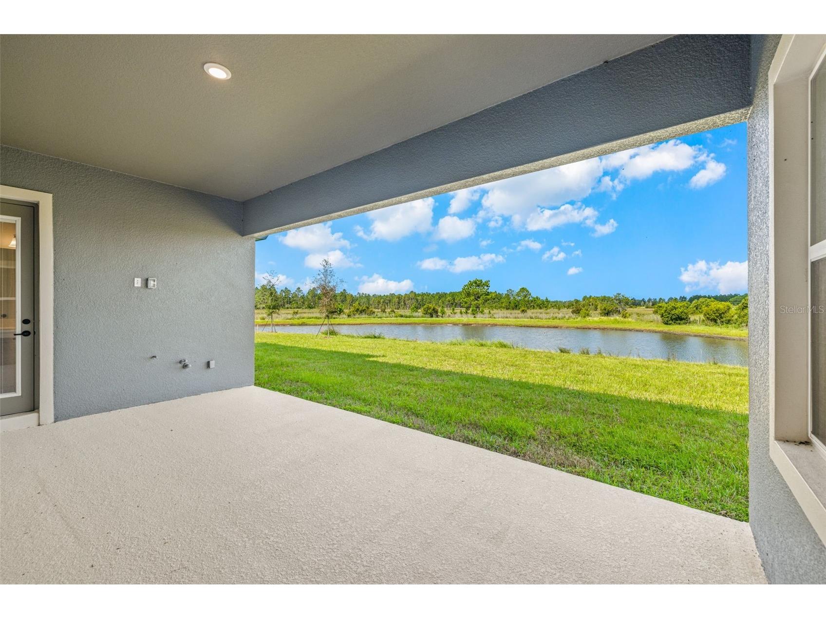 1953 Arching Branch Zephyrhills FL 33541 TB8434061 image28