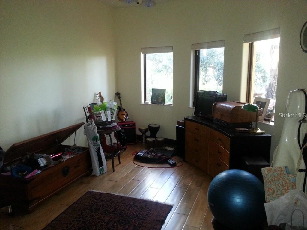 1953 Freedom Drive Clearwater FL 33755 TB8446535 image25