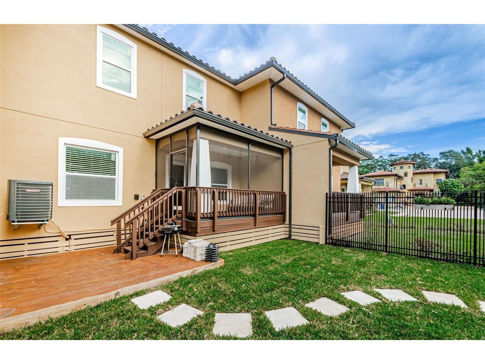 1954 Freedom Drive Clearwater FL 33755 TB8490782 image4