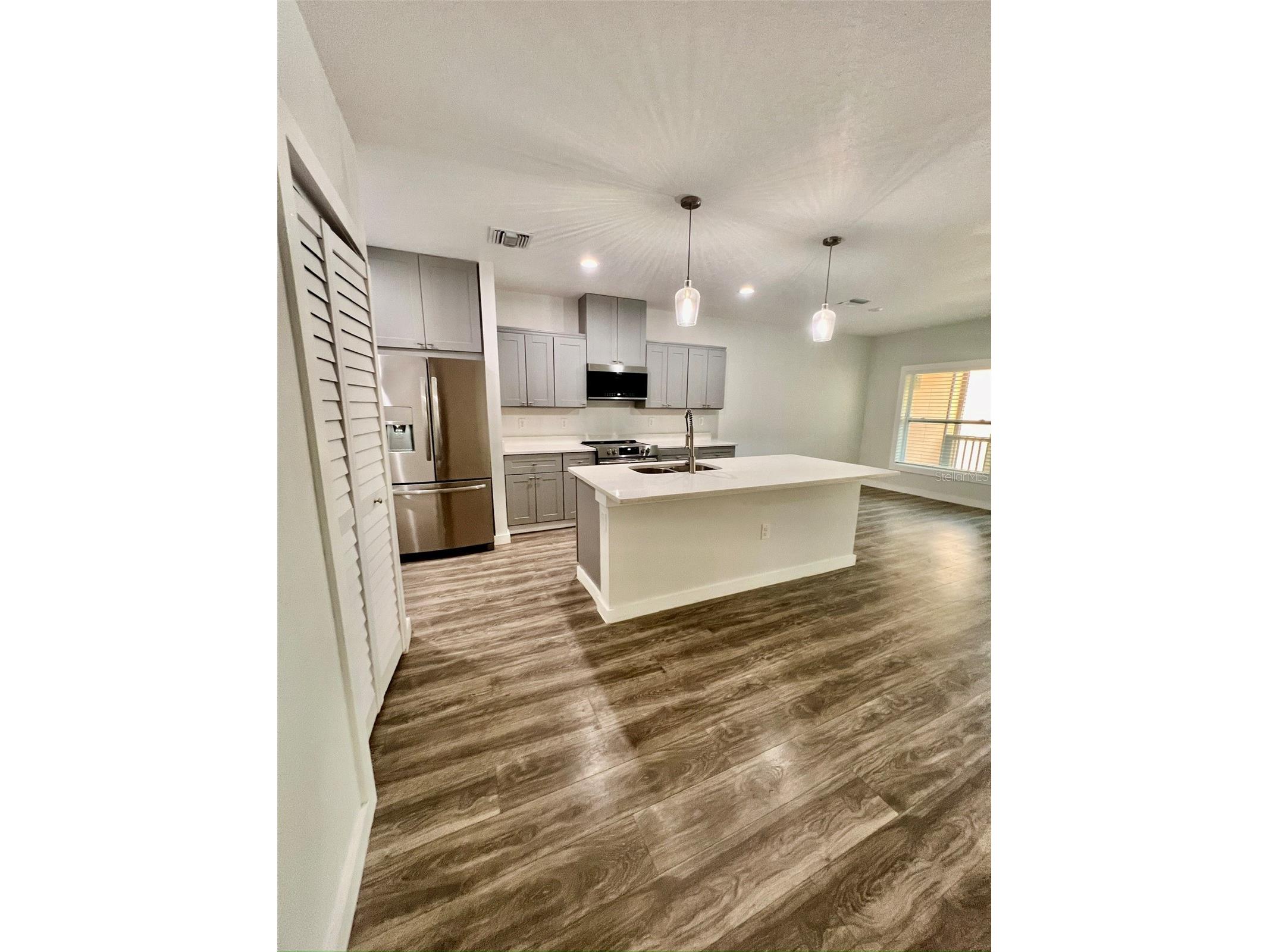 1954 Freedom Drive Clearwater FL 33755 TB8490782 image8