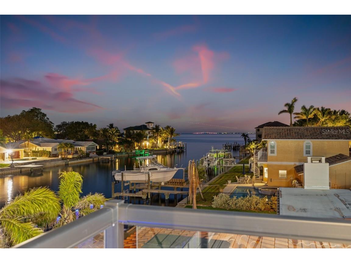 1954 Iowa Avenue NE Saint Petersburg FL 33703 TB8319730 image1