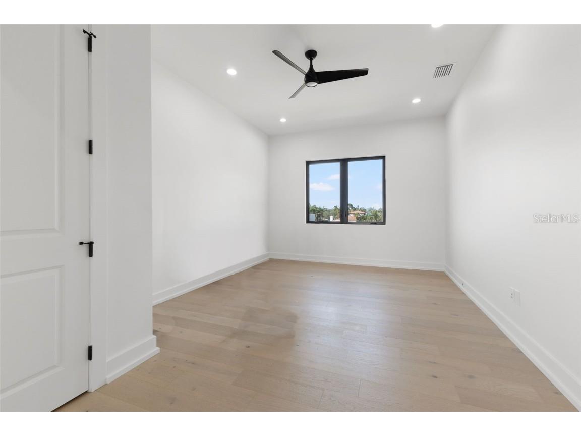 1954 Iowa Avenue NE Saint Petersburg FL 33703 TB8319730 image61