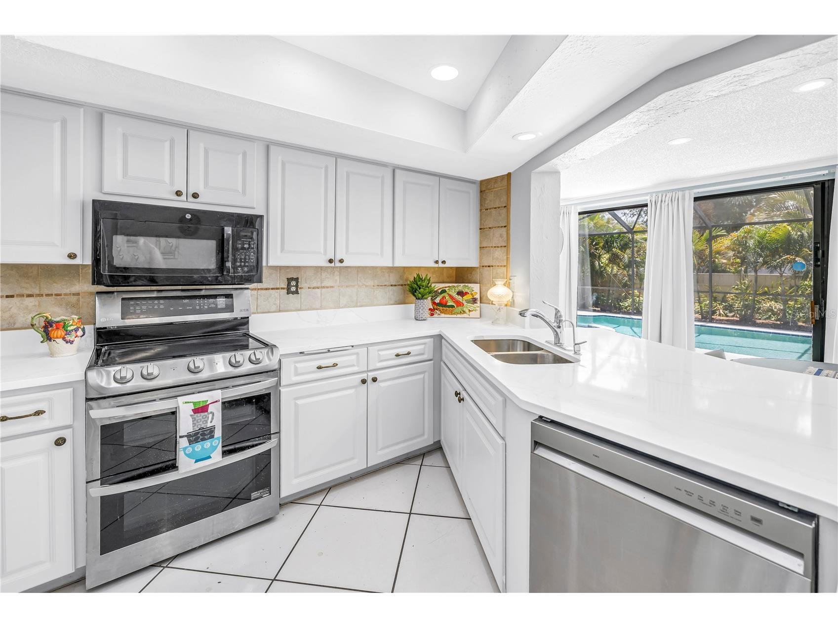 1954 Pinellas Point Drive S Saint Petersburg FL 33712 TB8512816 image11