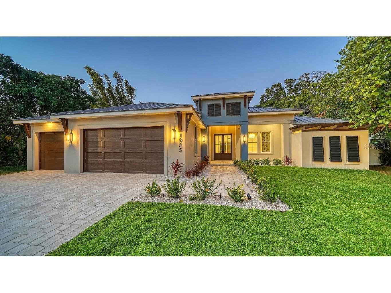 1955 Datura Street Sarasota FL 34239 A4588255 image1