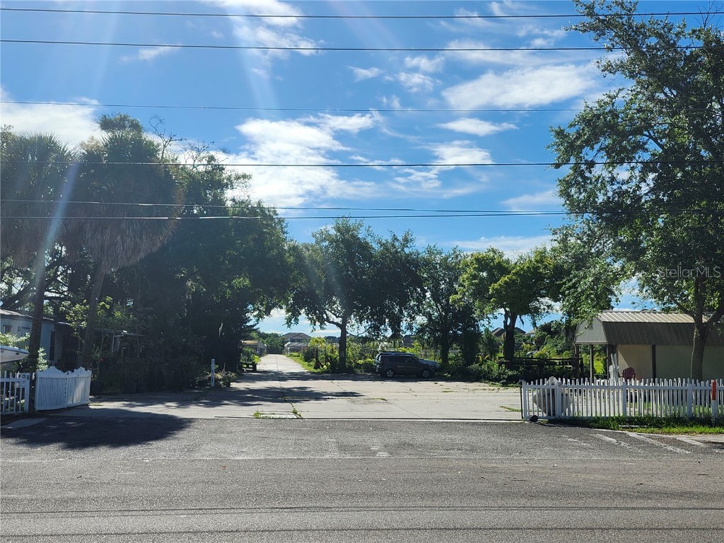 1955 S Apopka Vineland Road Orlando FL 32835 O6211968 image1