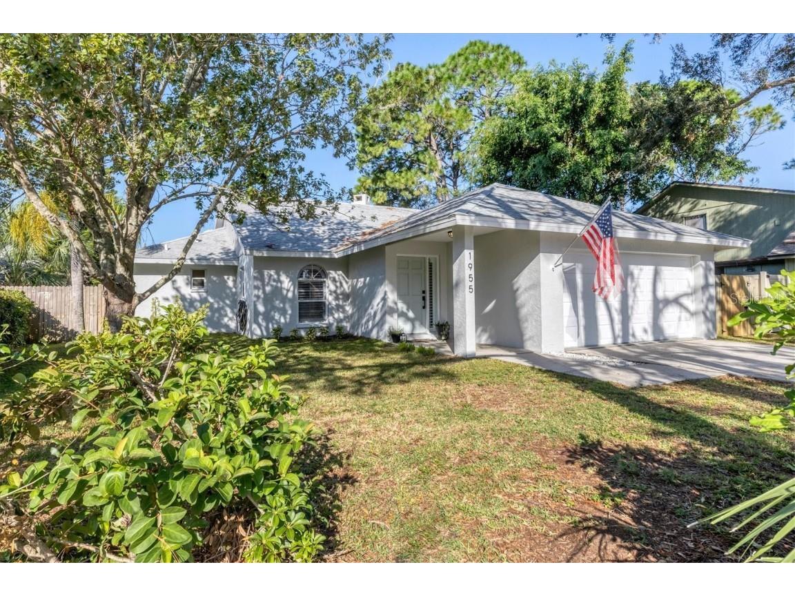 1955 Wood Hollow Place Sarasota FL 34235 A4570819 image1