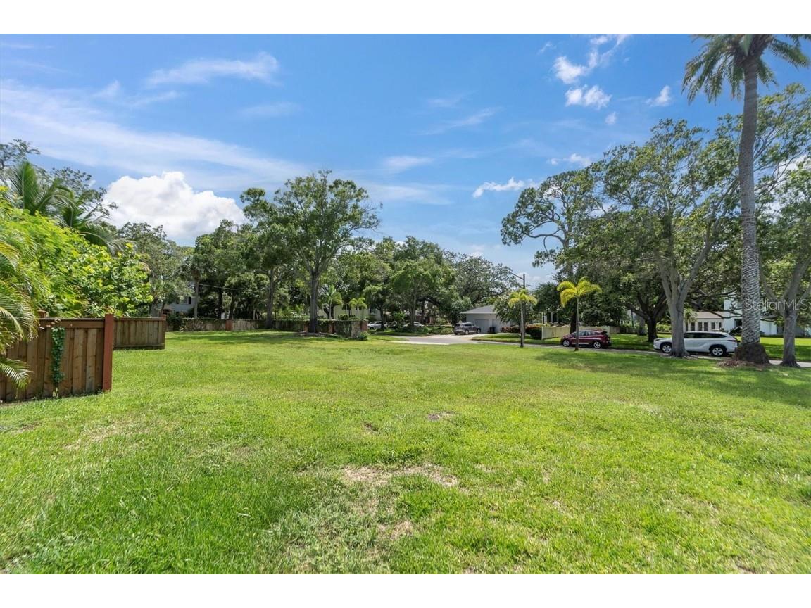 1956 Coffee Pot Boulevard NE Saint Petersburg FL 33704 - COFFEE POT BAYOU U8251346 image10