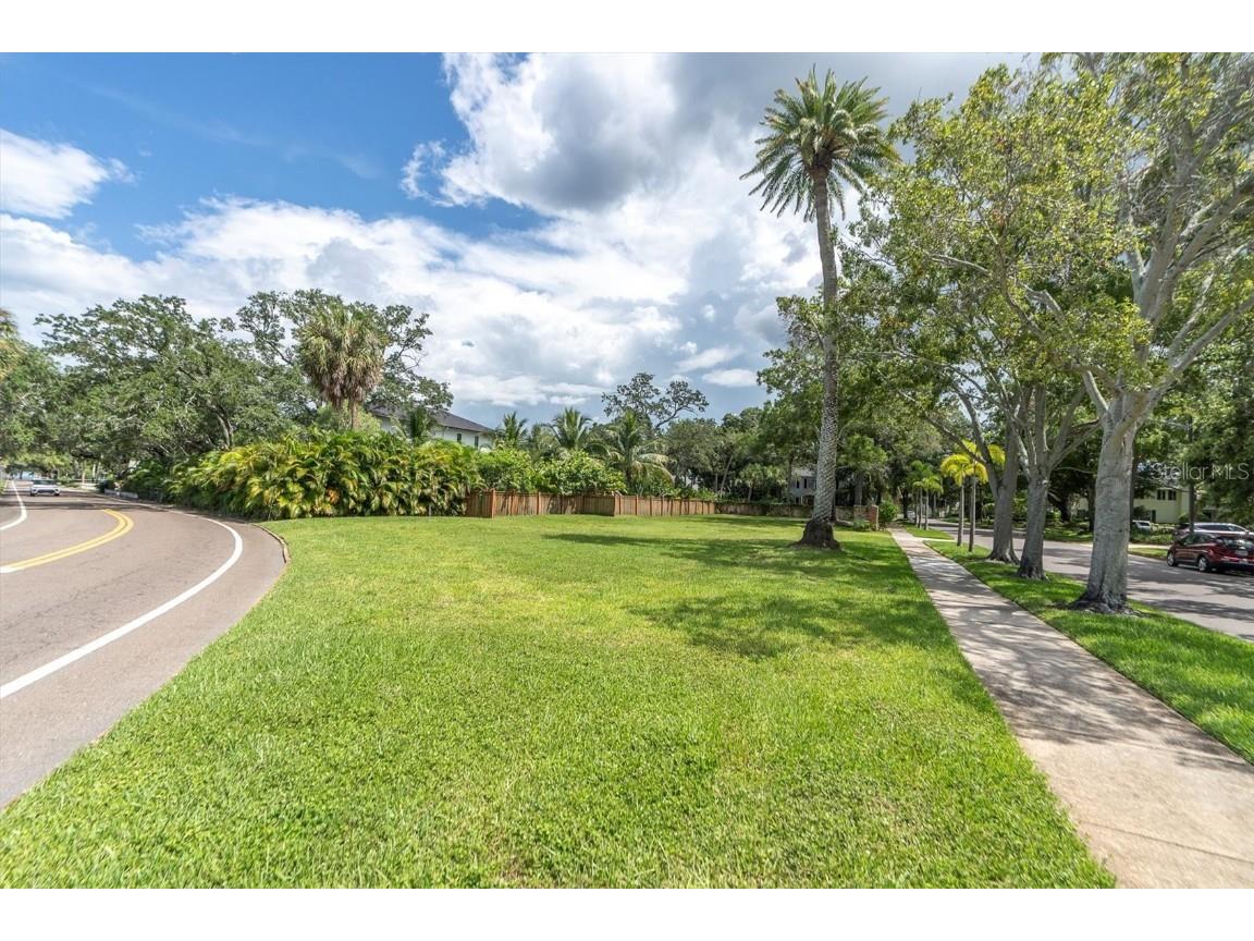 1956 Coffee Pot Boulevard NE Saint Petersburg FL 33704 - COFFEE POT BAYOU U8251346 image6