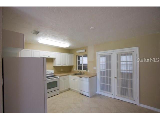 1957 Magnolia Street Sarasota FL 34239 A4678792 image5