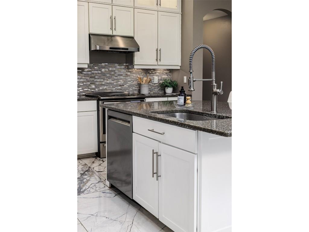 1958 Altavista Circle Lakeland FL 33810 L4950442 image9