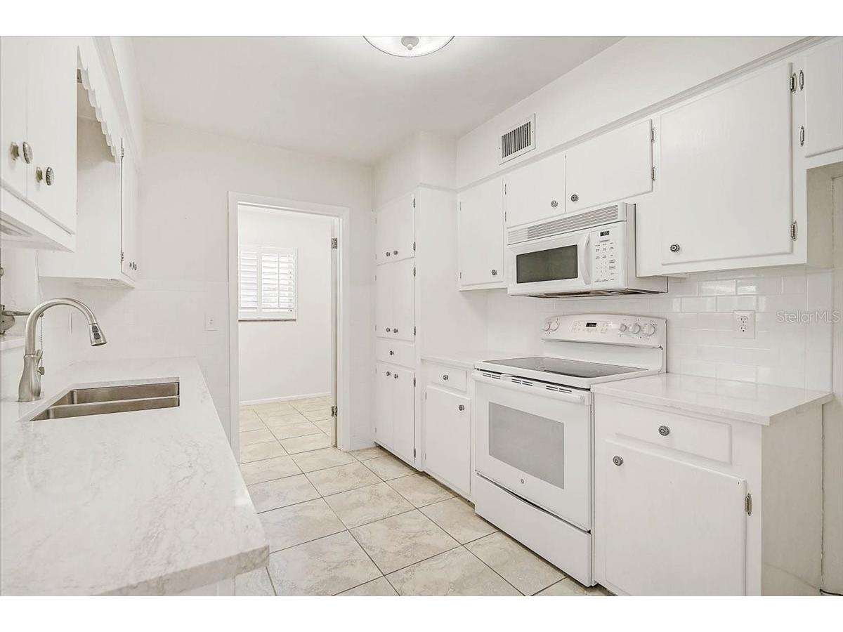 1958 Morris Street Sarasota FL 34239 A4677121 image19