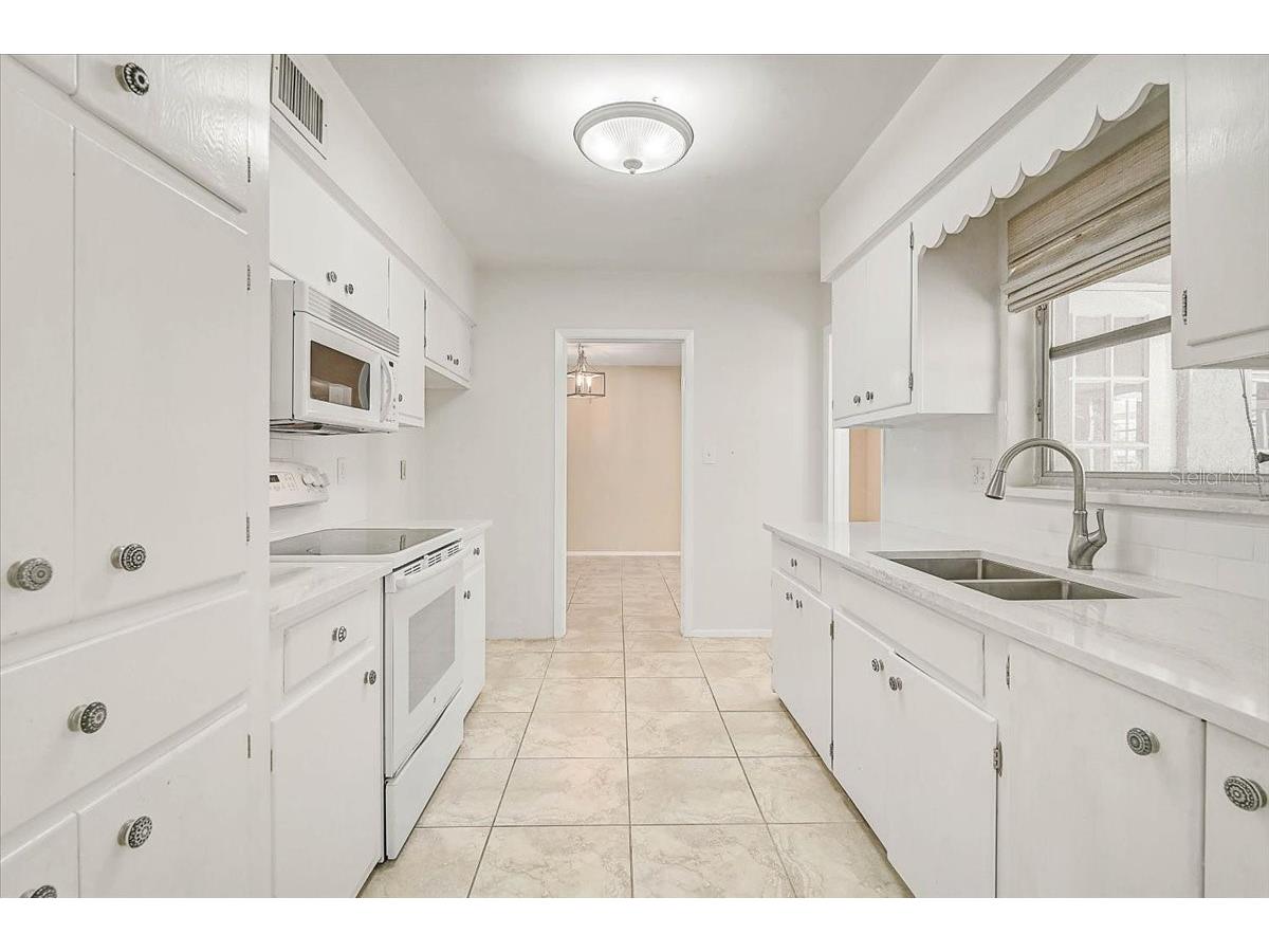 1958 Morris Street Sarasota FL 34239 A4677121 image20