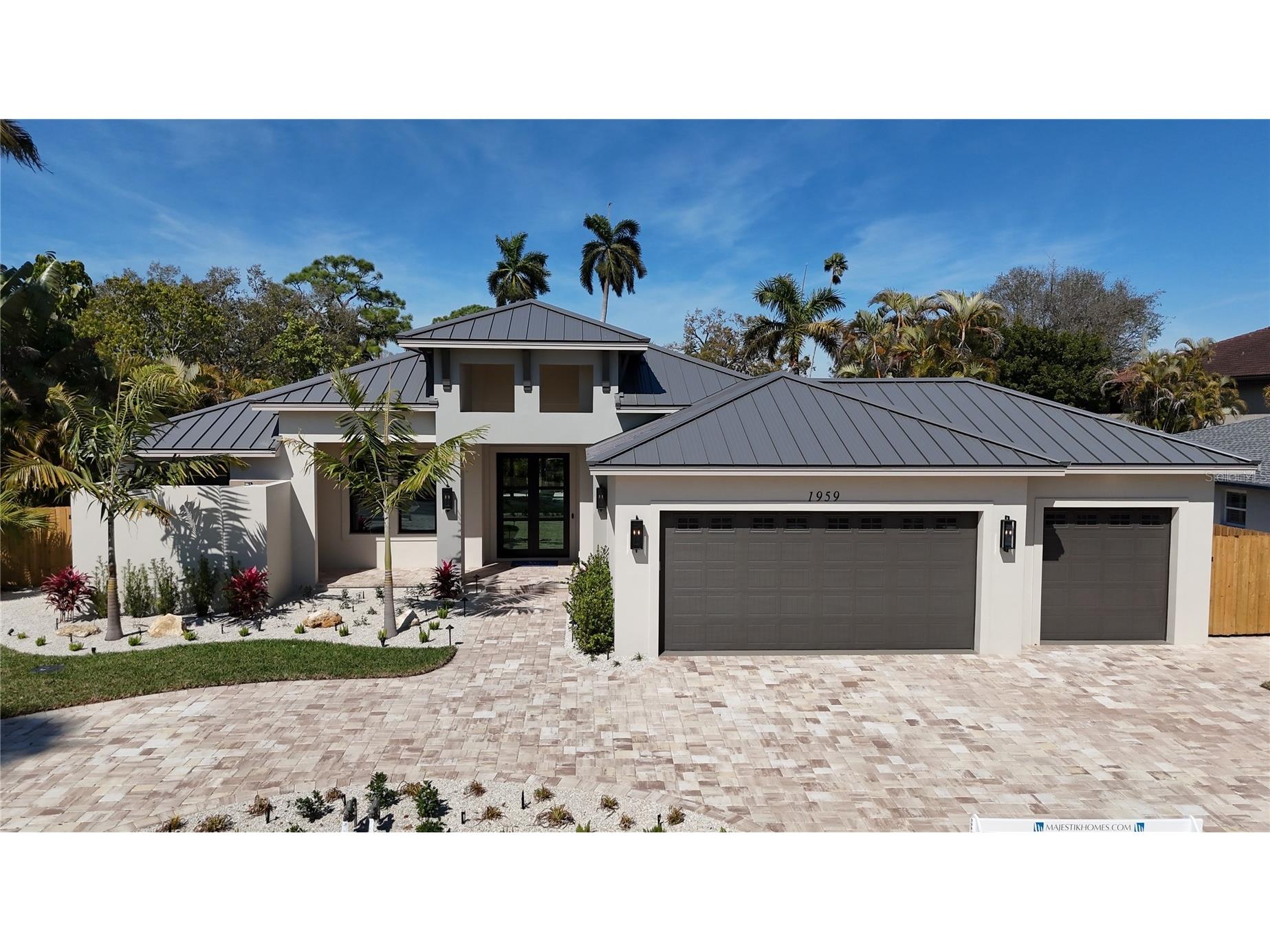 1959 Wisteria Street Sarasota FL 34239 A4683340 image1